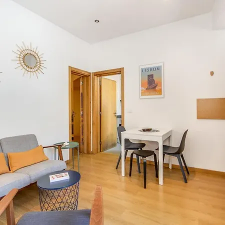Guestready -- Cream&wood In Alcântara Apartamento